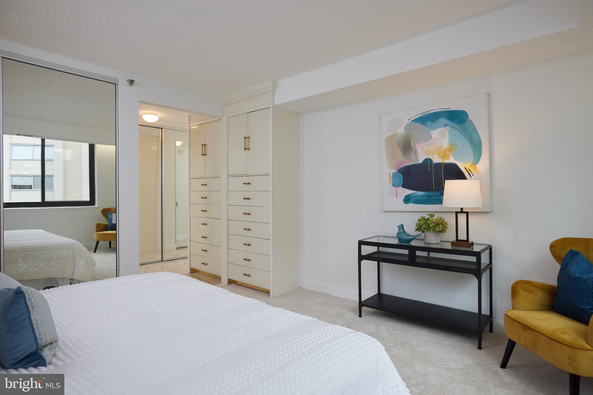 THE CARLETON OF CHEVY CHASE - Residential