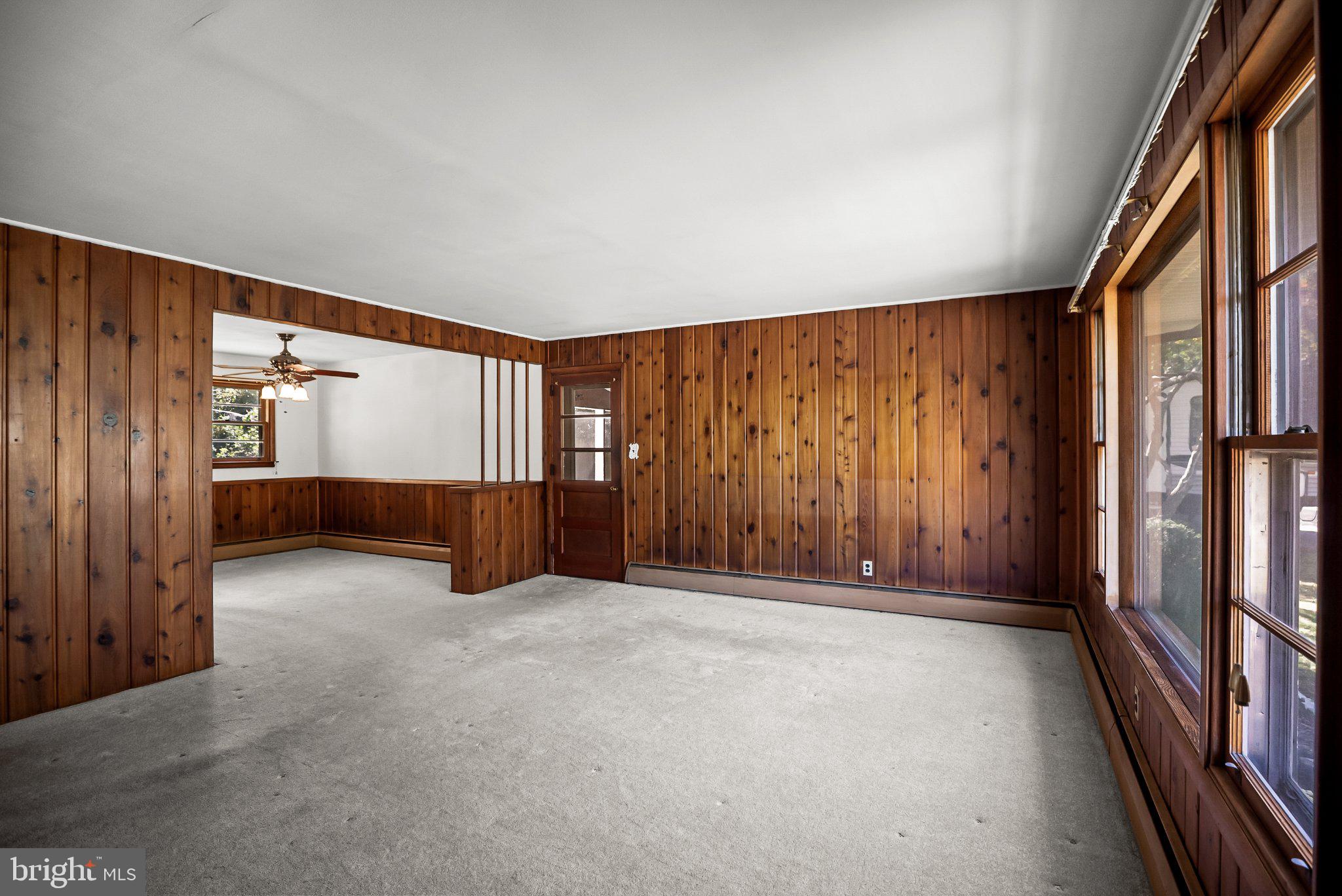 19 MANHASSET TRAIL