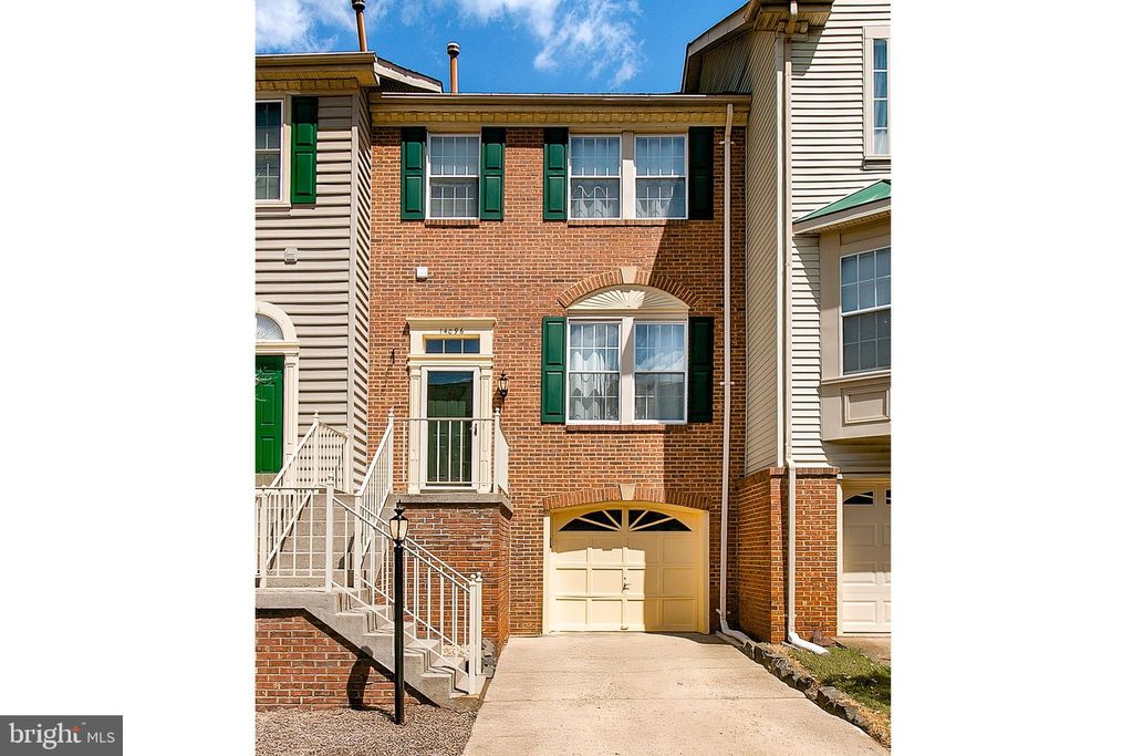 Photo of 14096 Winding Ridge Ln, CENTREVILLE, VA 20121 (MLS # VAFX2263528)