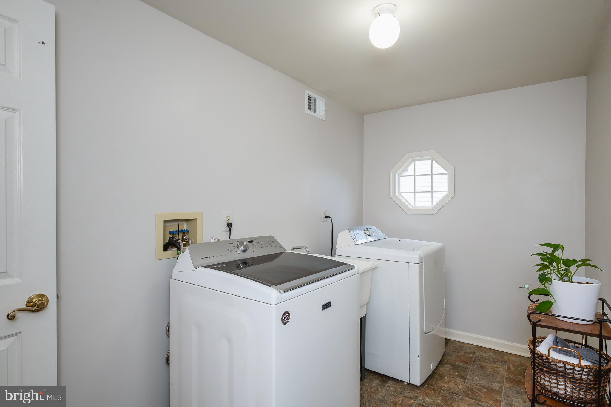 VILLAGE OF BYNUM RUN - Residential