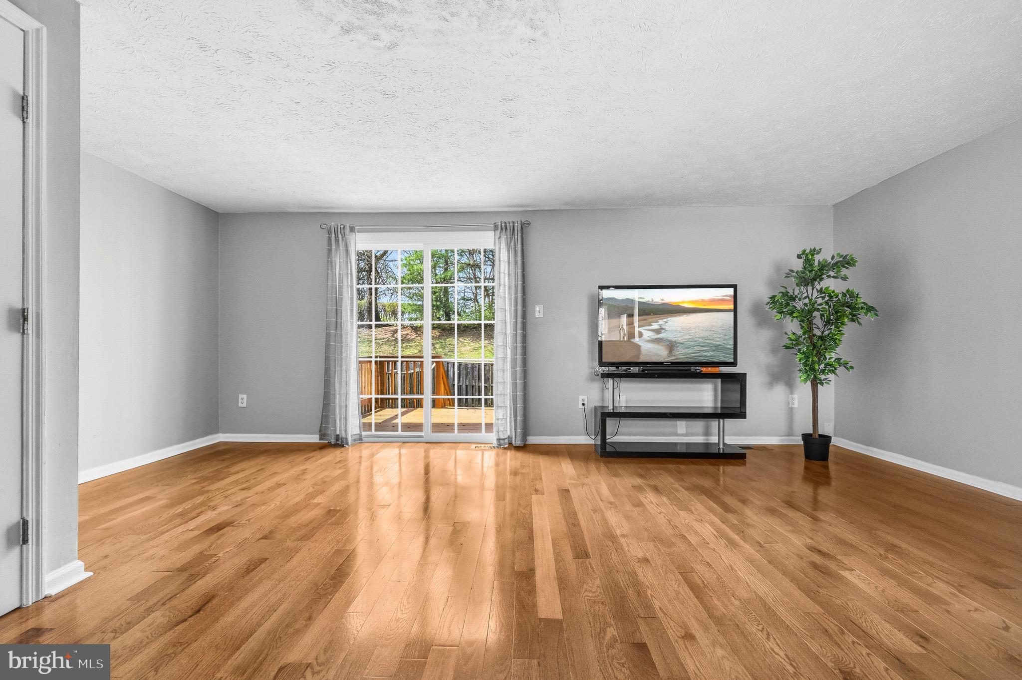 GREENCASTLE LAKE - Residential