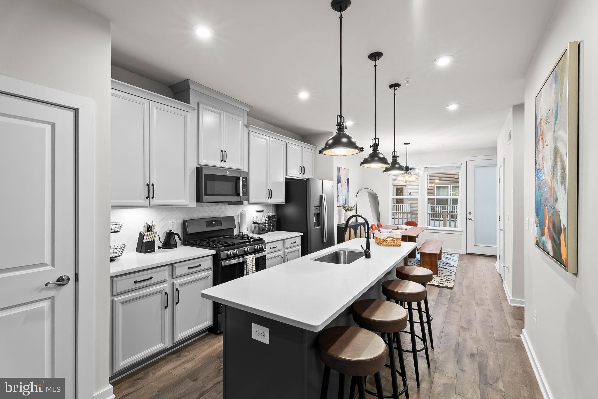 HYATTSVILLE - Residential