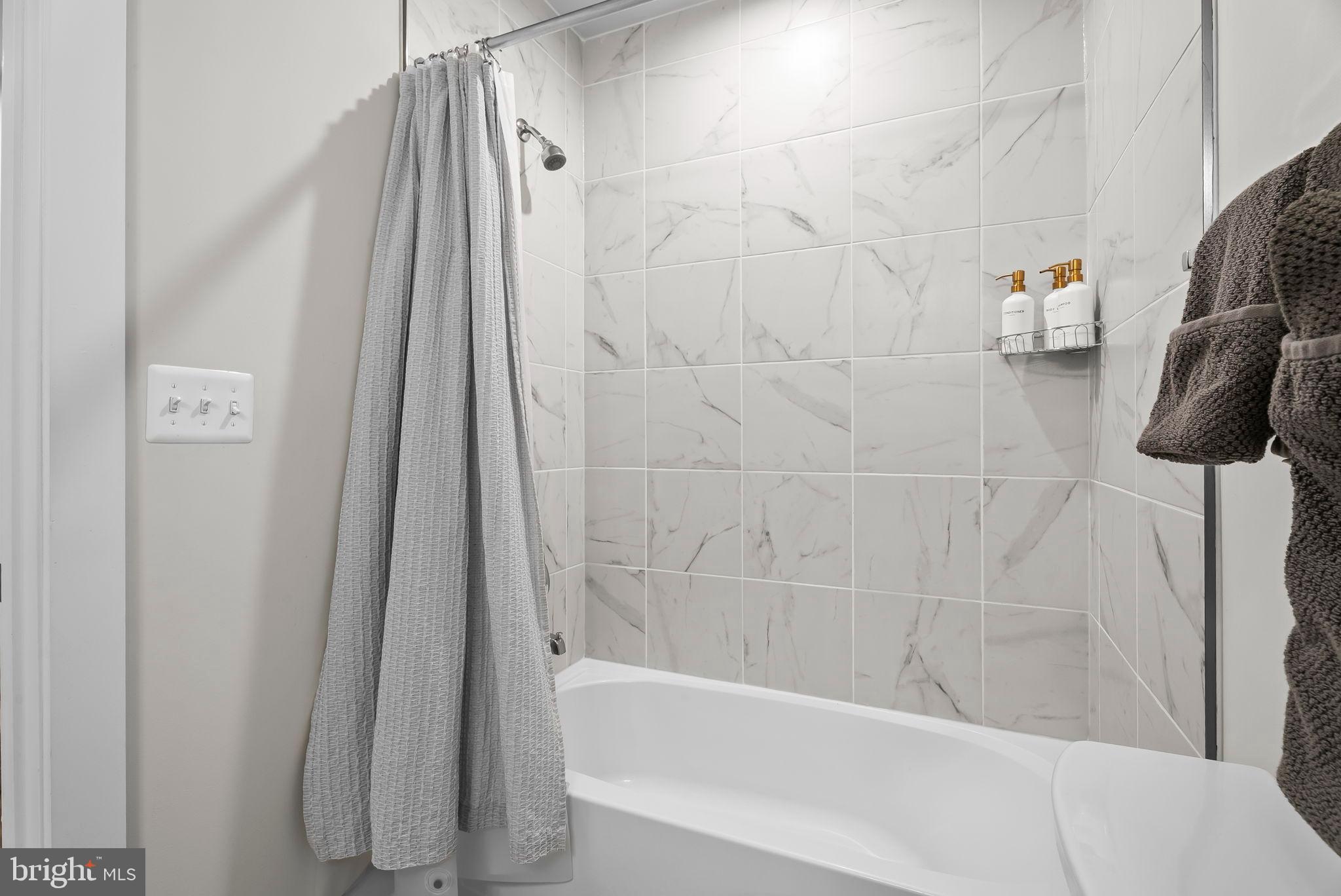 HYATTSVILLE - Residential