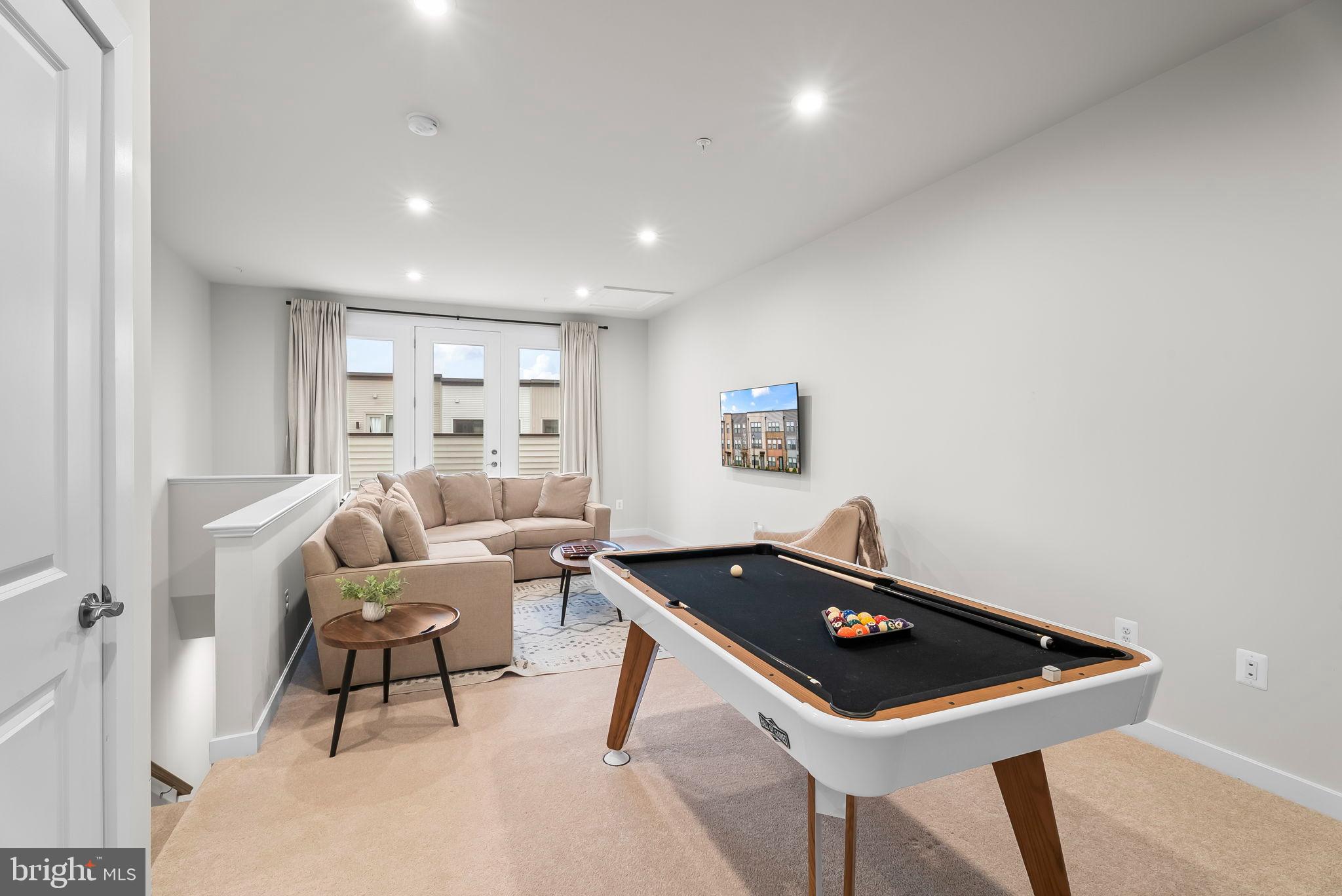 HYATTSVILLE - Residential