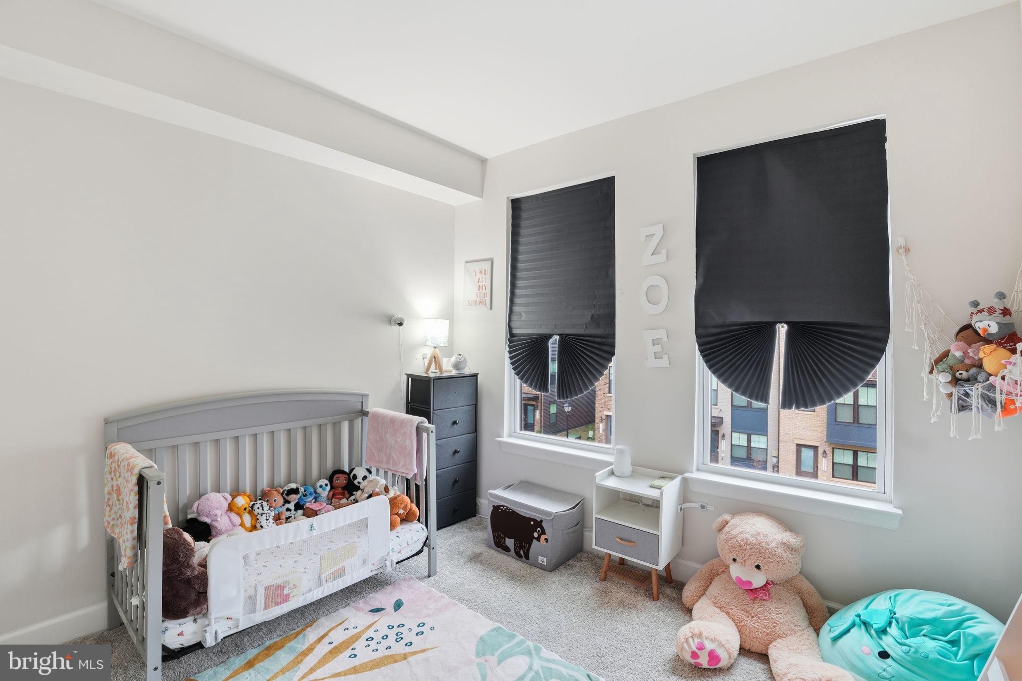 GATEWAY WEST - Residential