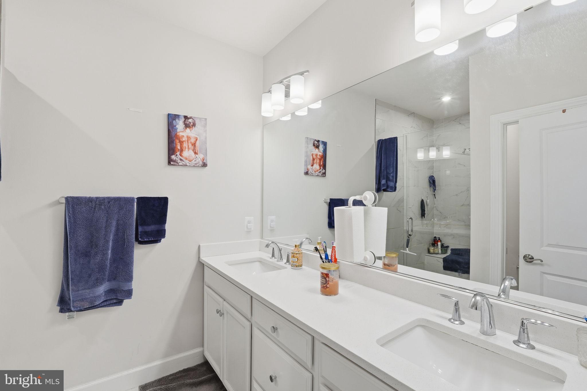 GATEWAY WEST - Residential