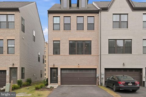 3537 STELLA BLUE DRIVE HYATTSVILLE MD 20782