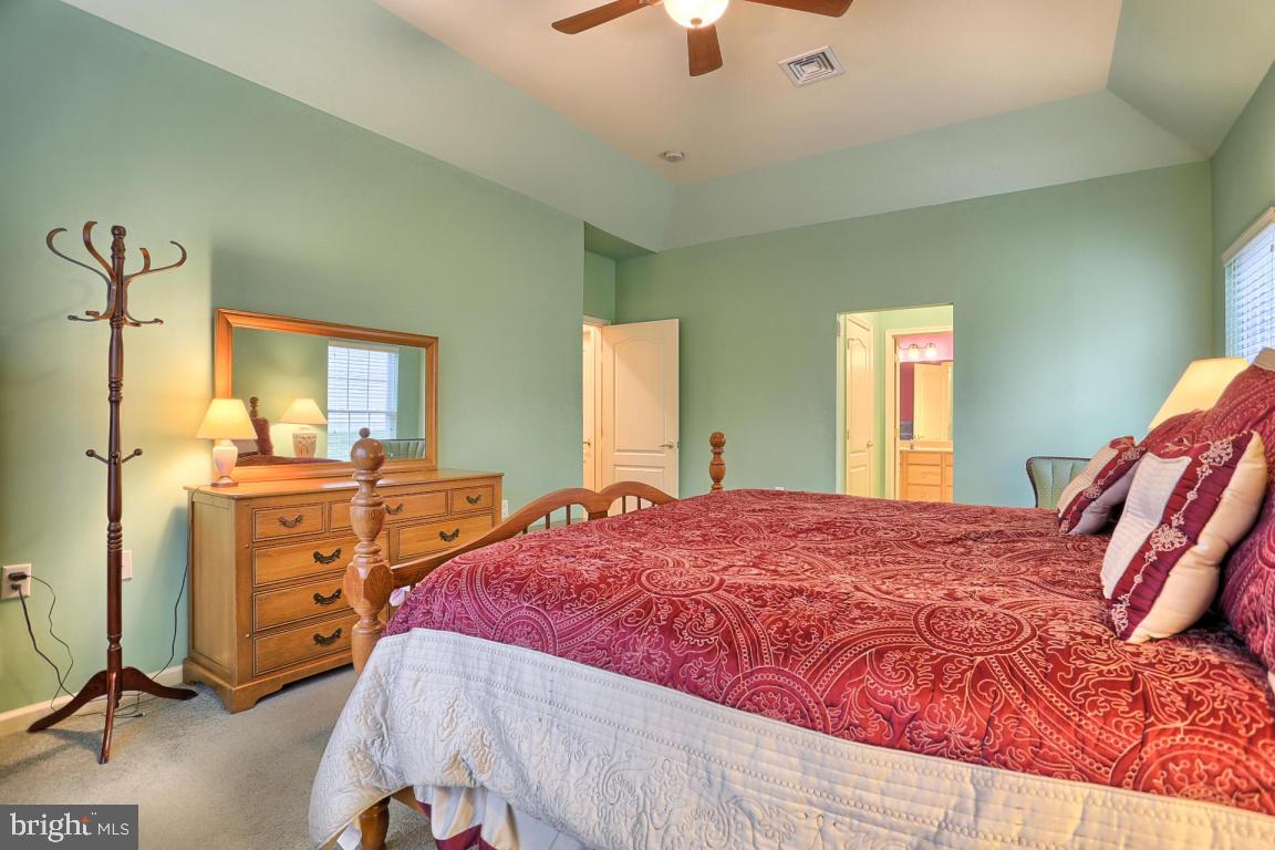 VILLAGE GRANDE - Residential