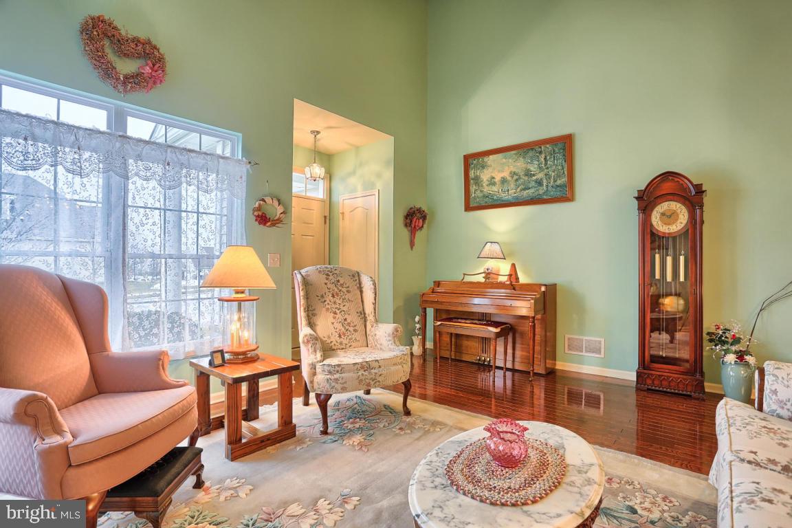 VILLAGE GRANDE - Residential