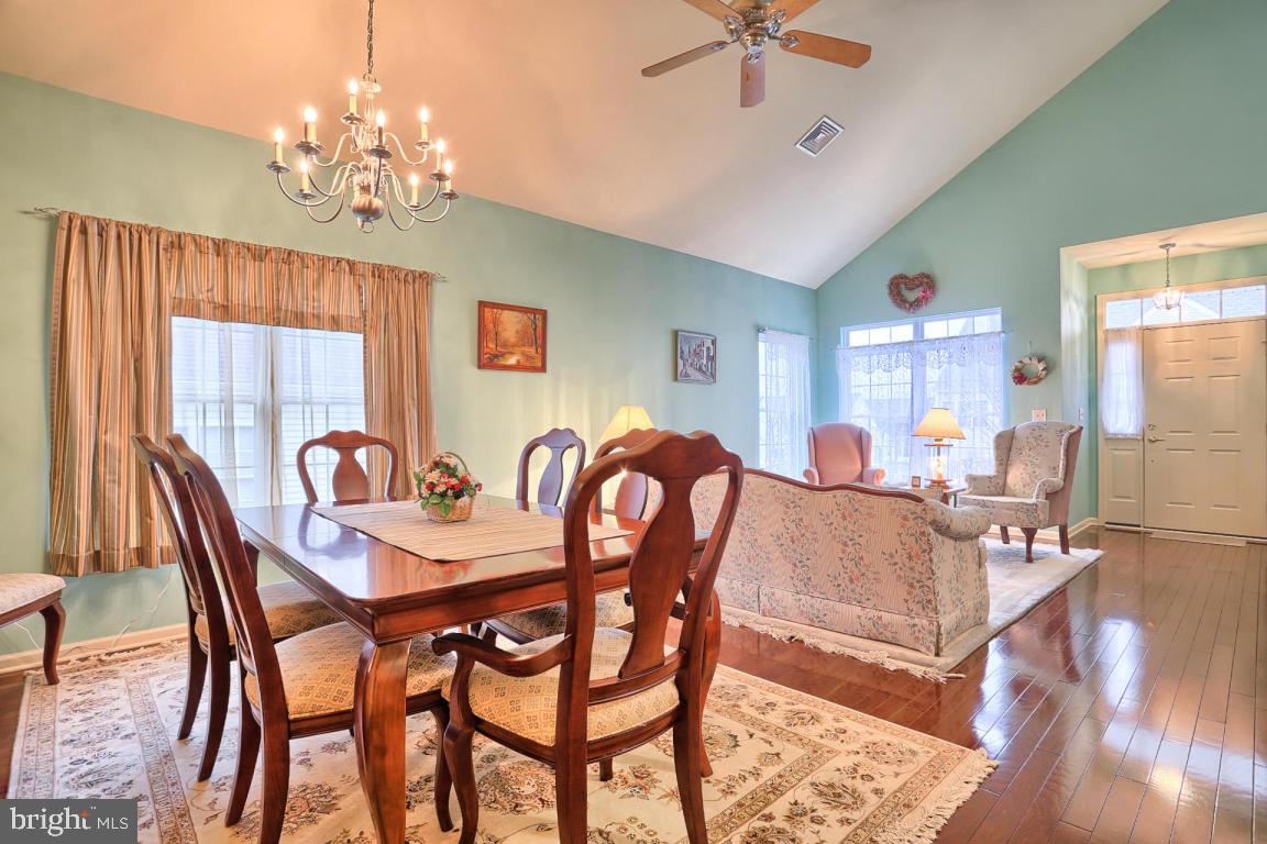 VILLAGE GRANDE - Residential