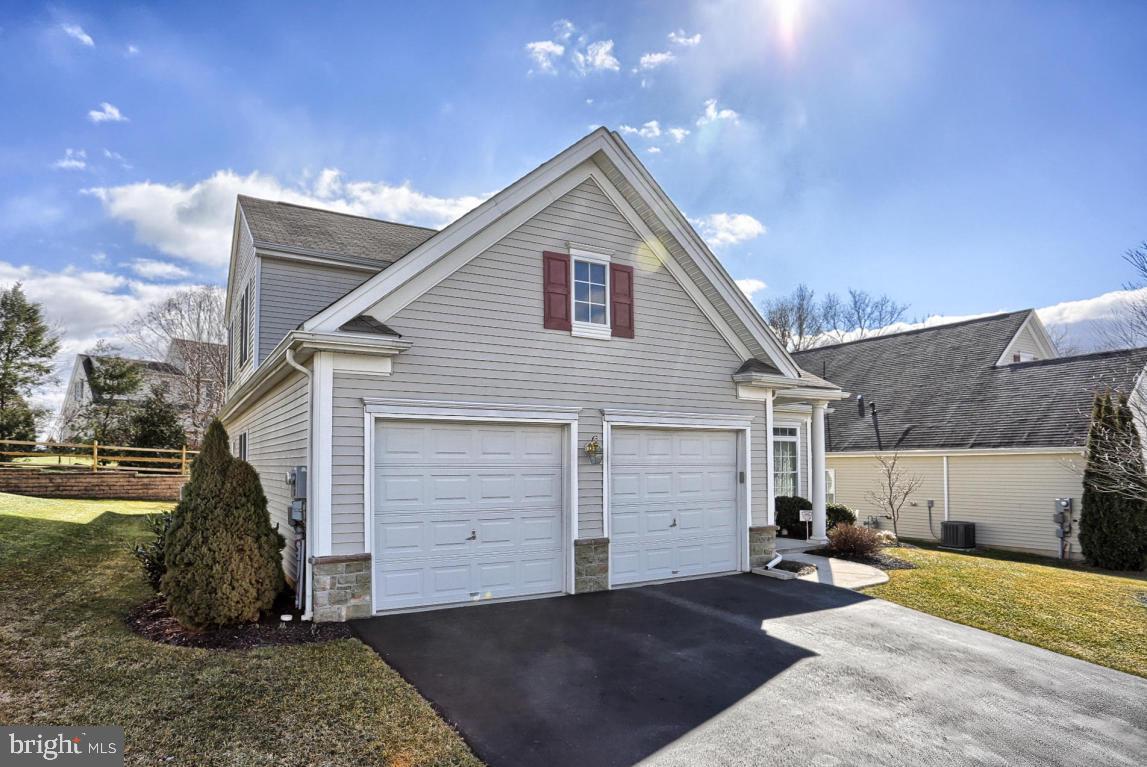 VILLAGE GRANDE - Residential