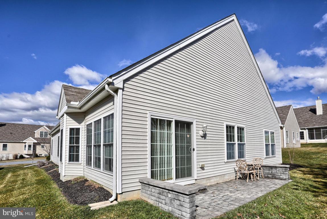 VILLAGE GRANDE - Residential