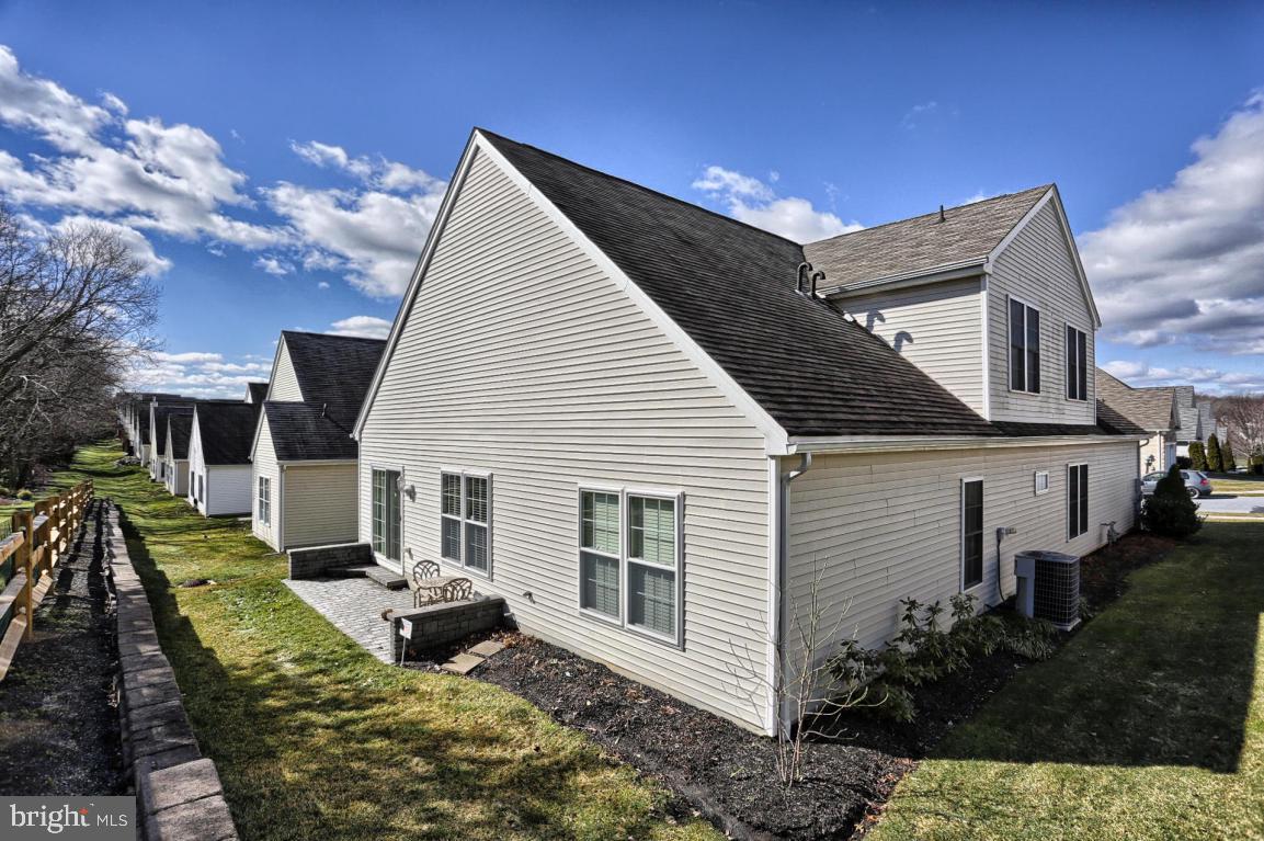 VILLAGE GRANDE - Residential