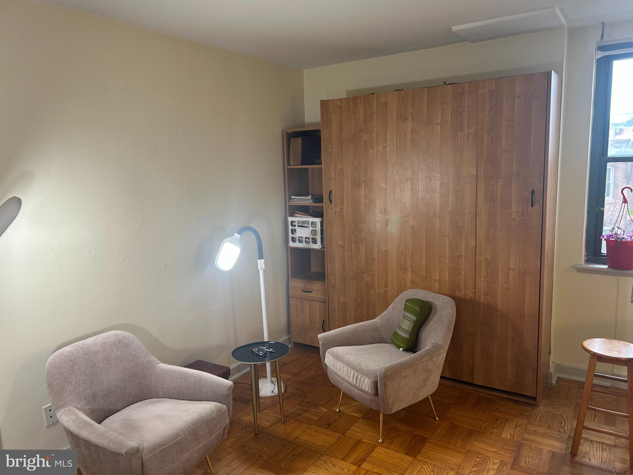 ART MUSEUM AREA - Residential Lease