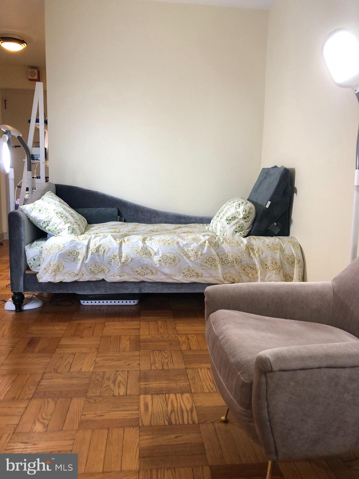 ART MUSEUM AREA - Residential Lease