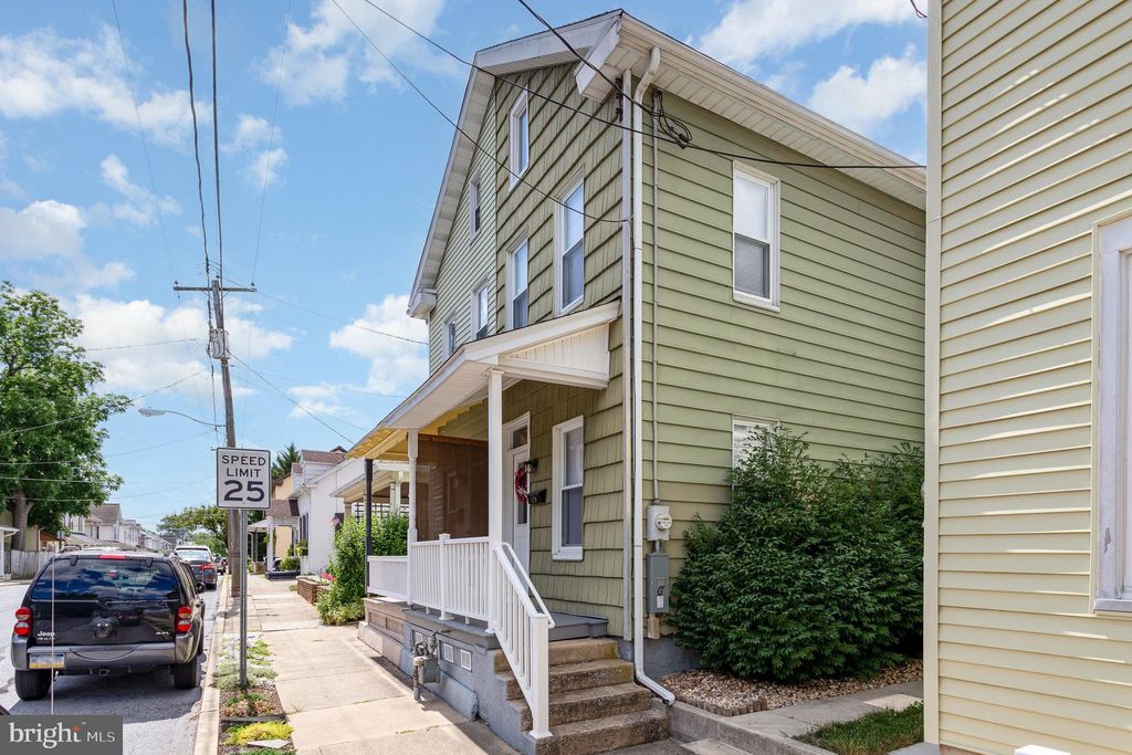 Photo of 129 E Lincoln Avenue, Lititz, PA 17543 (MLS # PALA2052818)