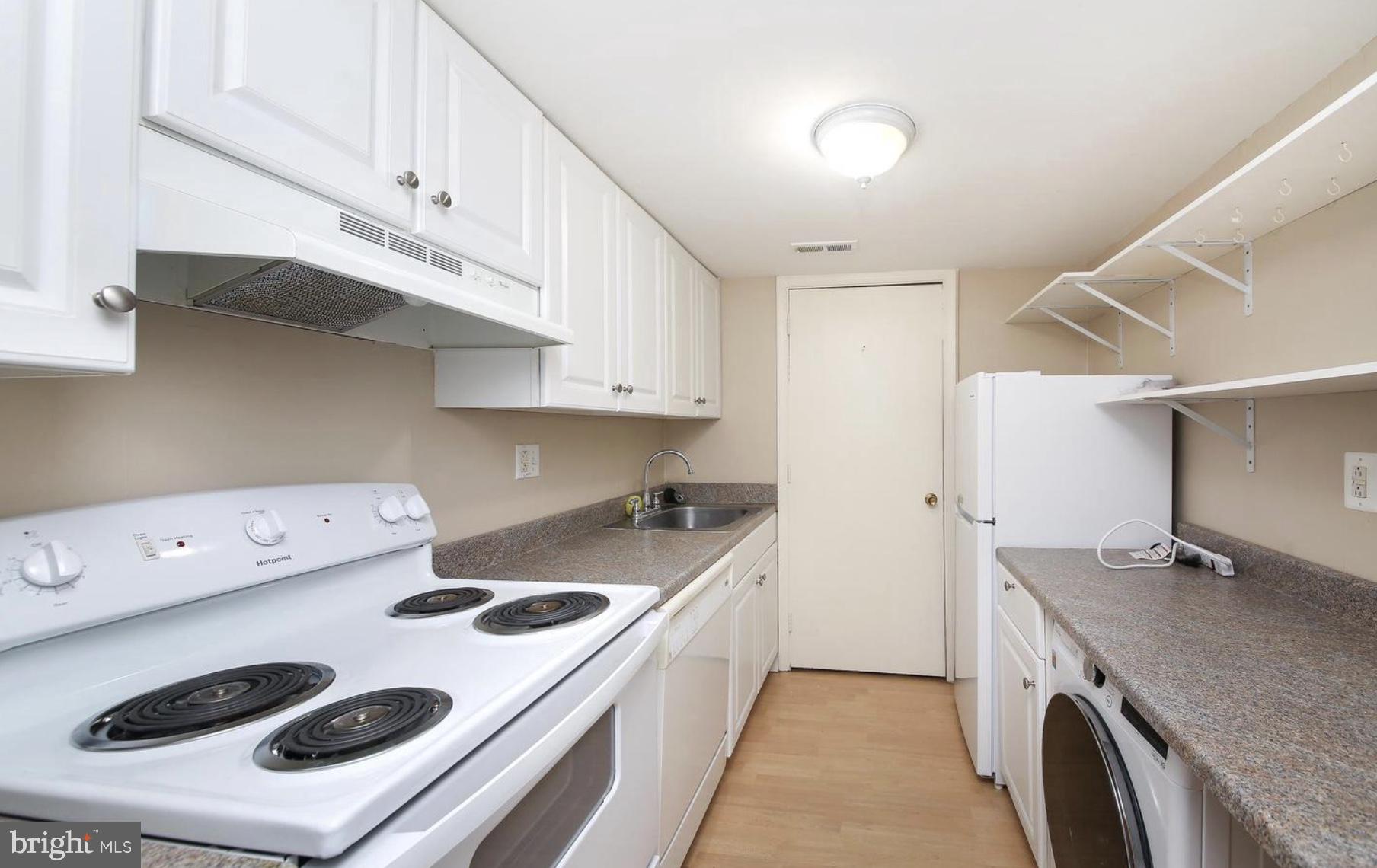 CHATHAM VIL OF TOW - Residential Lease