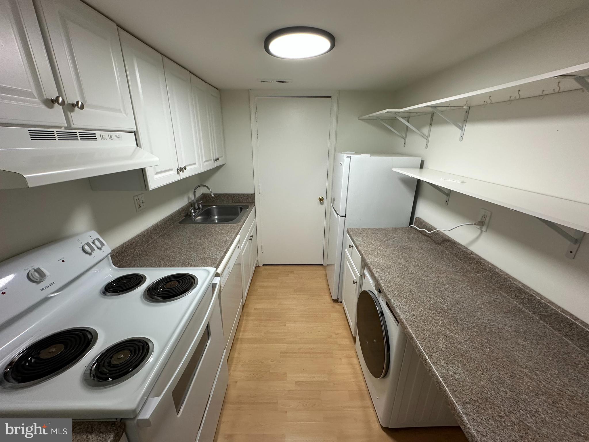 CHATHAM VIL OF TOW - Residential Lease