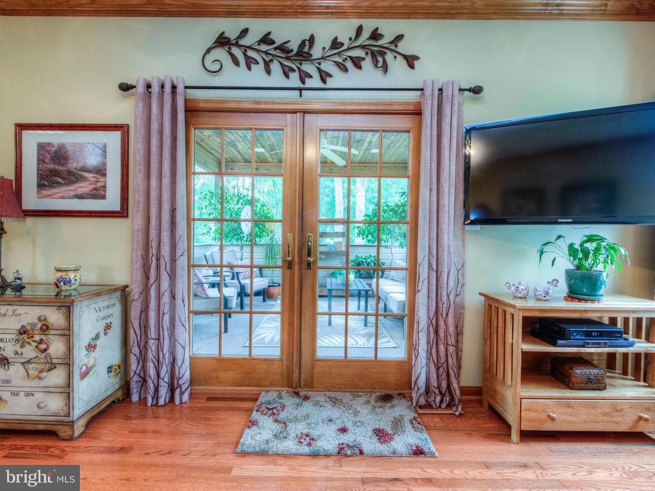 RIDGE POINTE - Residential