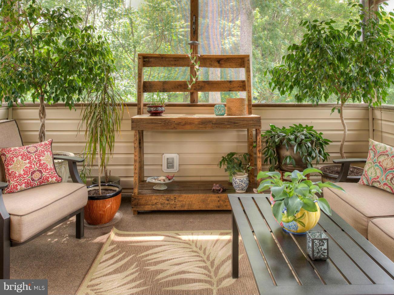 RIDGE POINTE - Residential