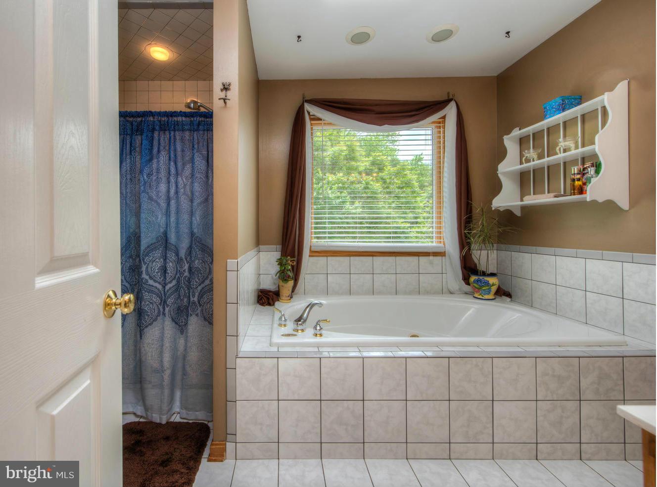 RIDGE POINTE - Residential