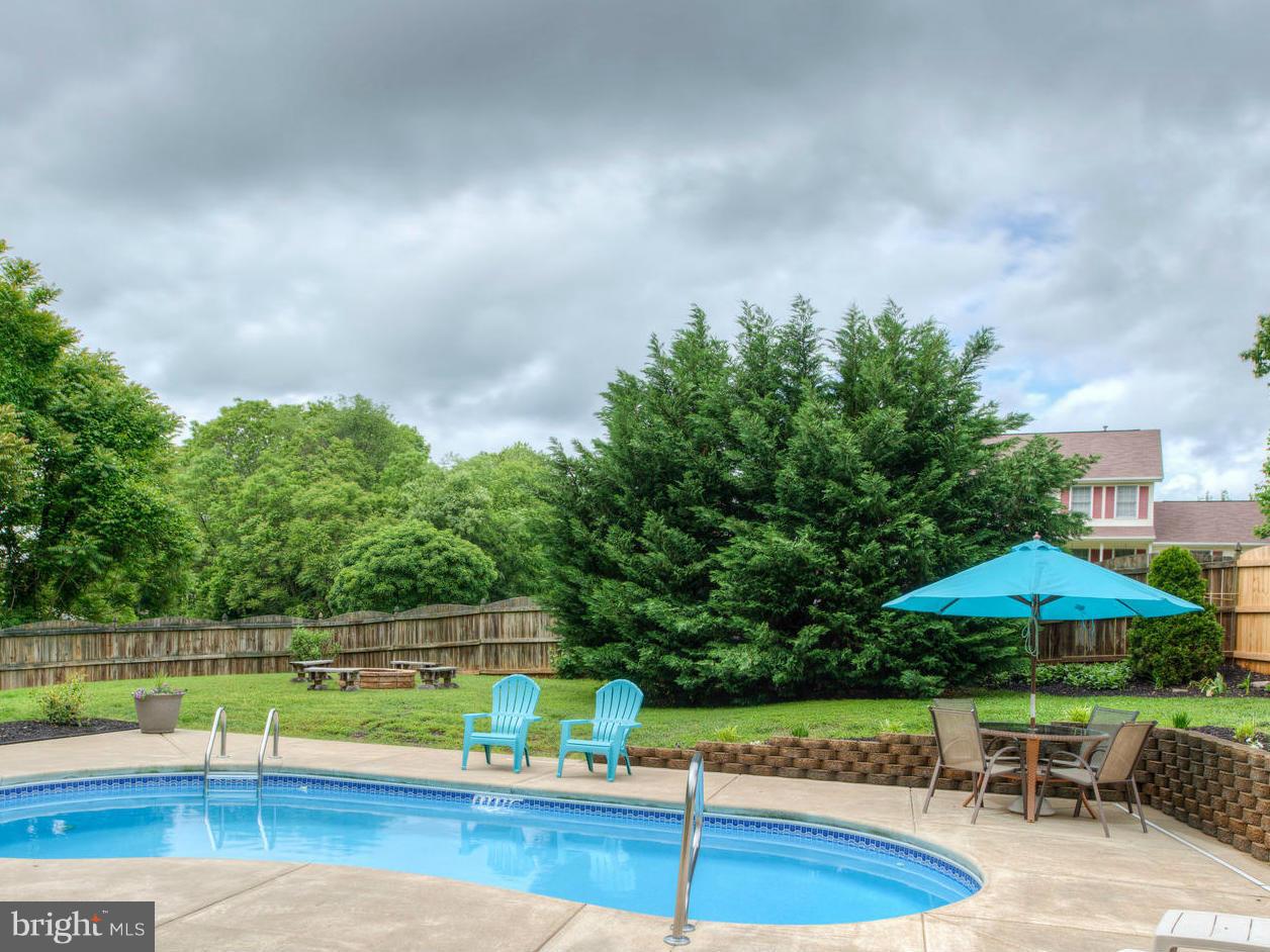 RIDGE POINTE - Residential