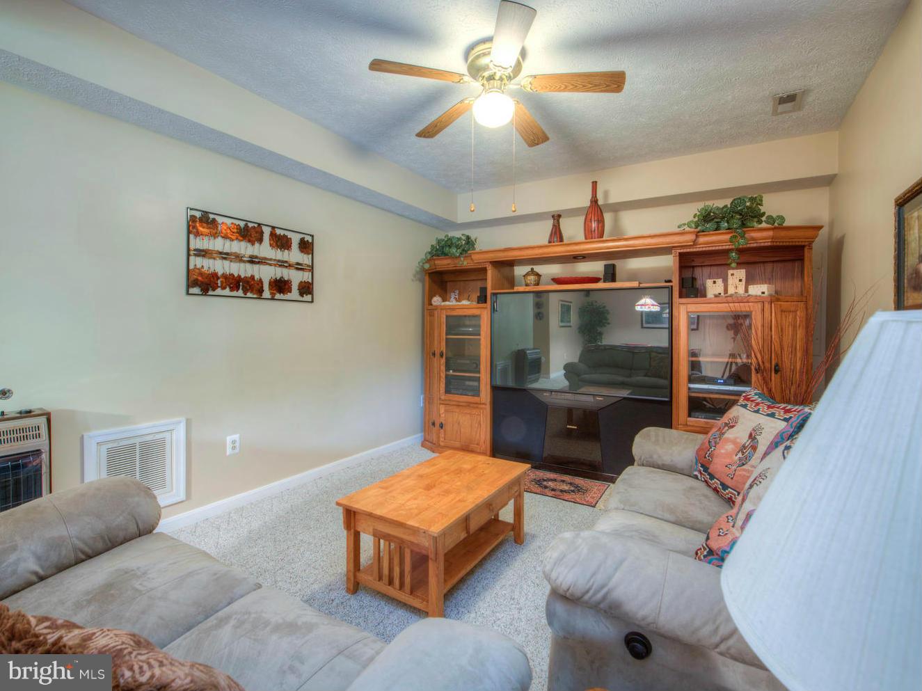 RIDGE POINTE - Residential