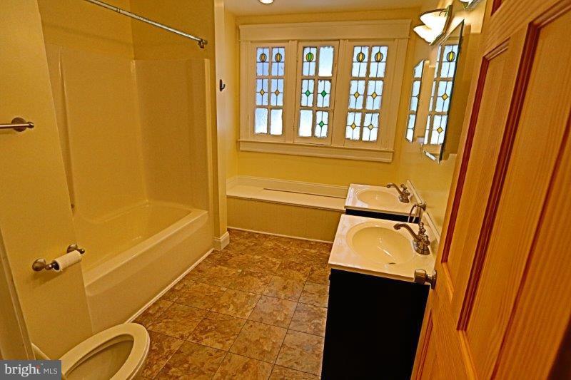 GUILFORD - Residential Lease