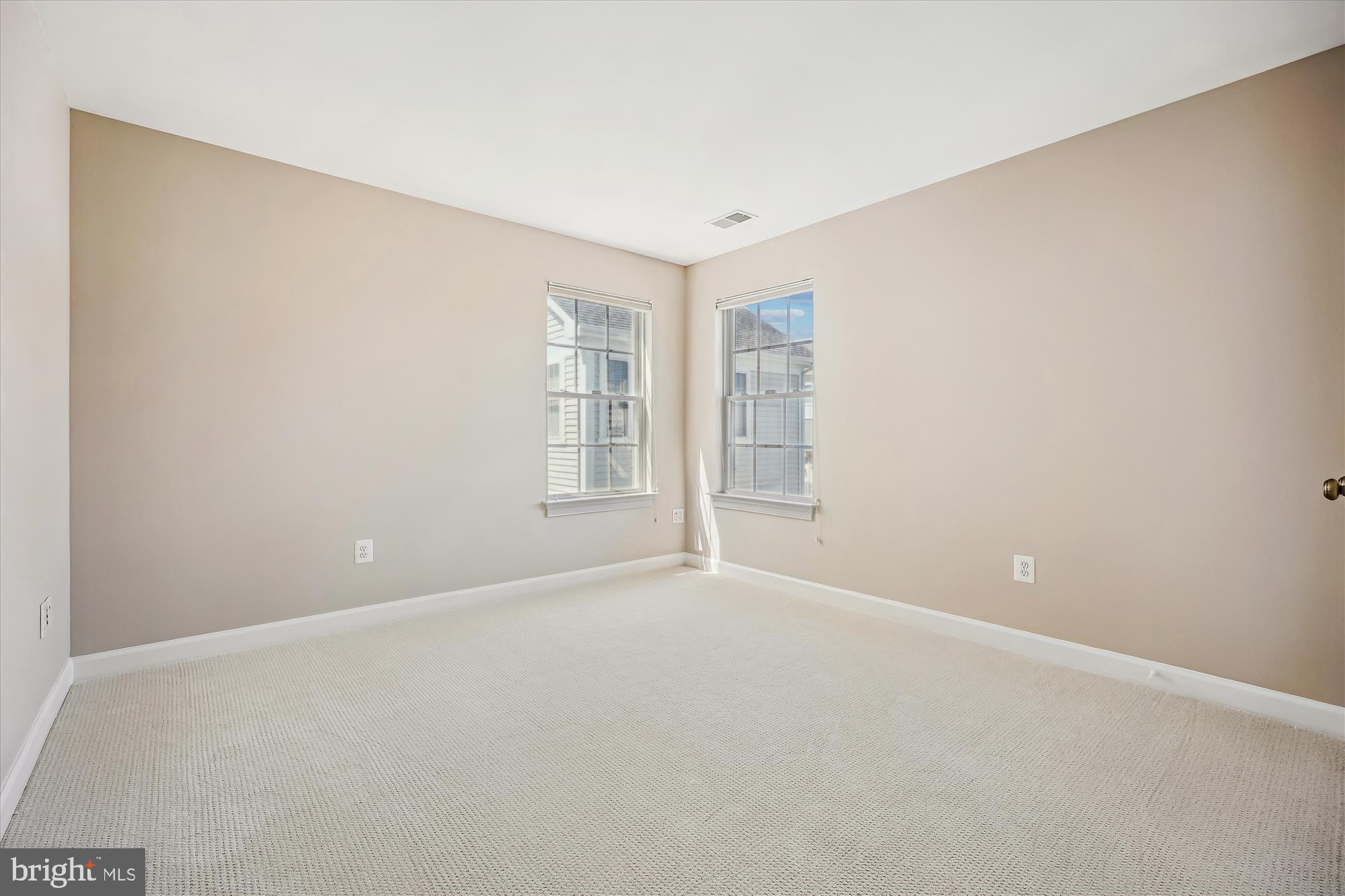 KING FARM WATKINS POND - Residential