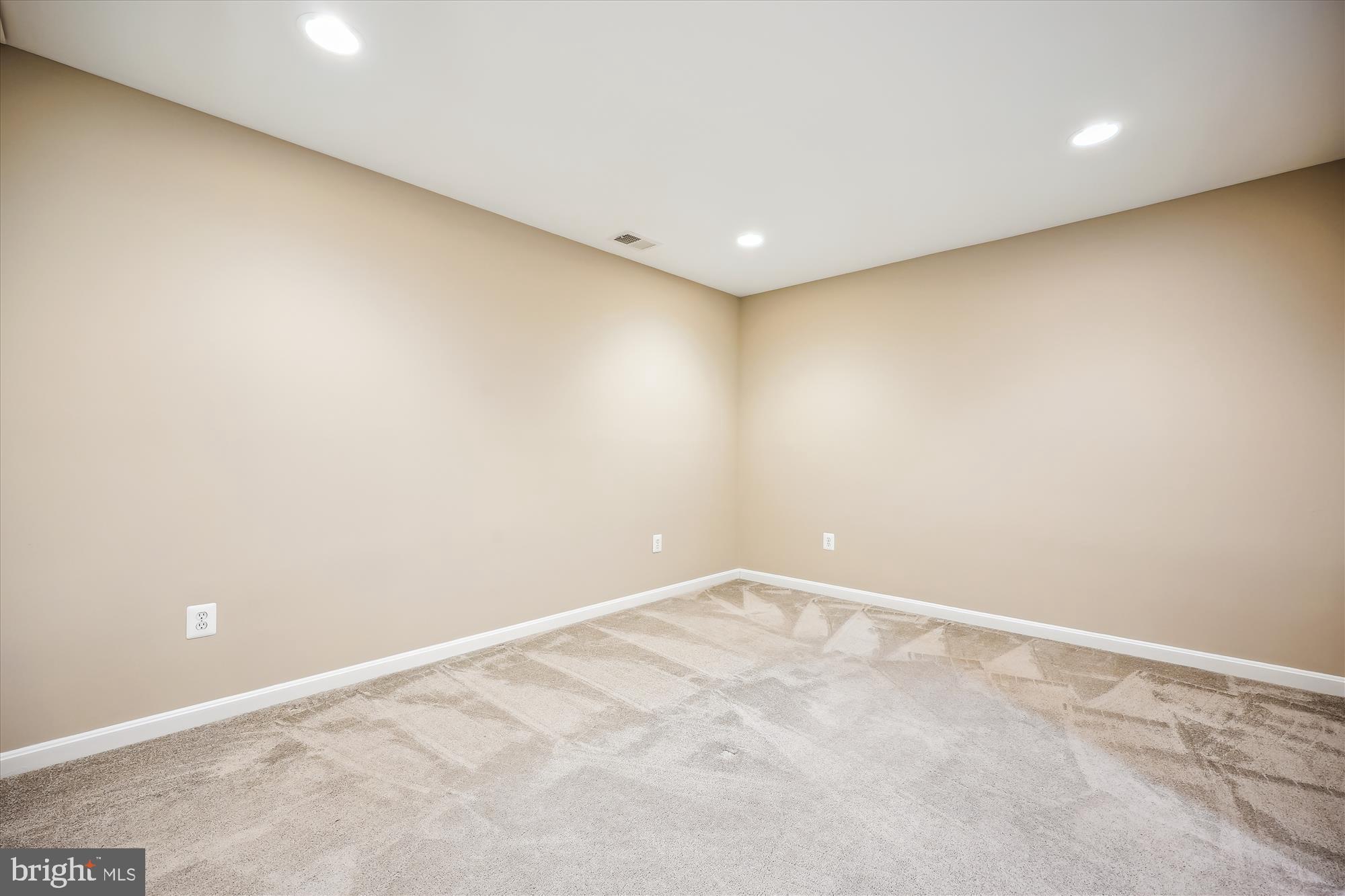 KING FARM WATKINS POND - Residential