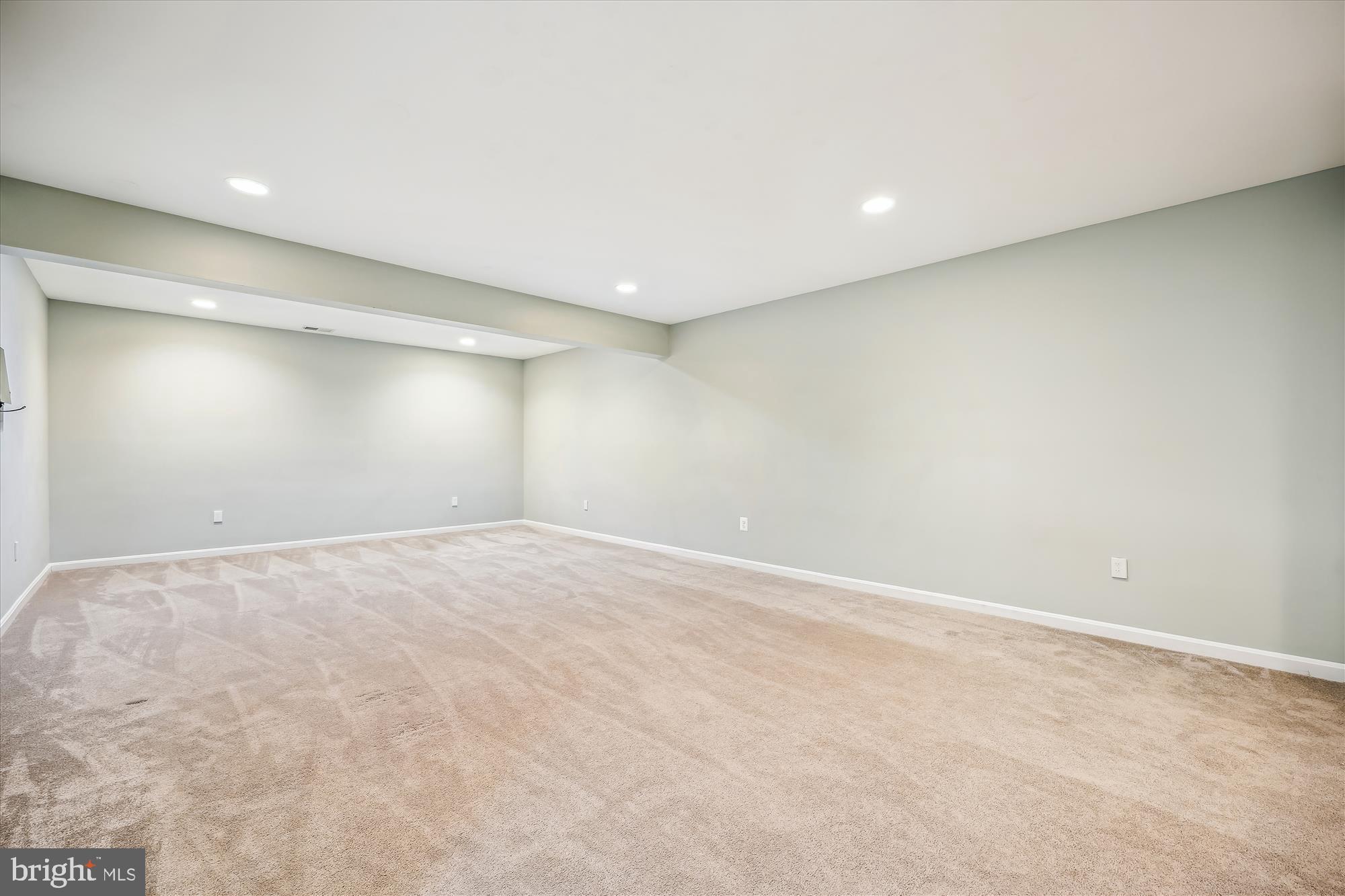 KING FARM WATKINS POND - Residential