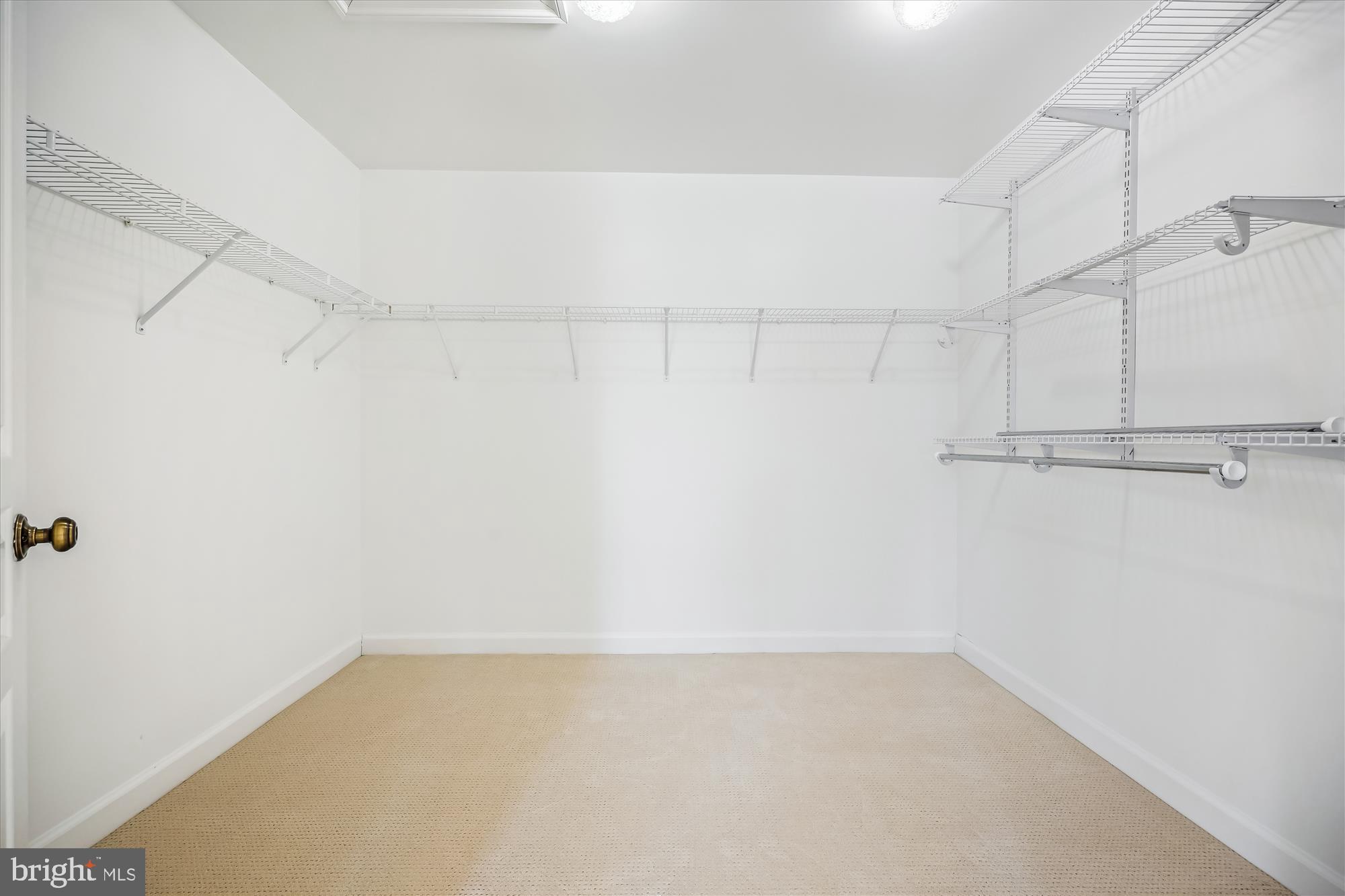 KING FARM WATKINS POND - Residential