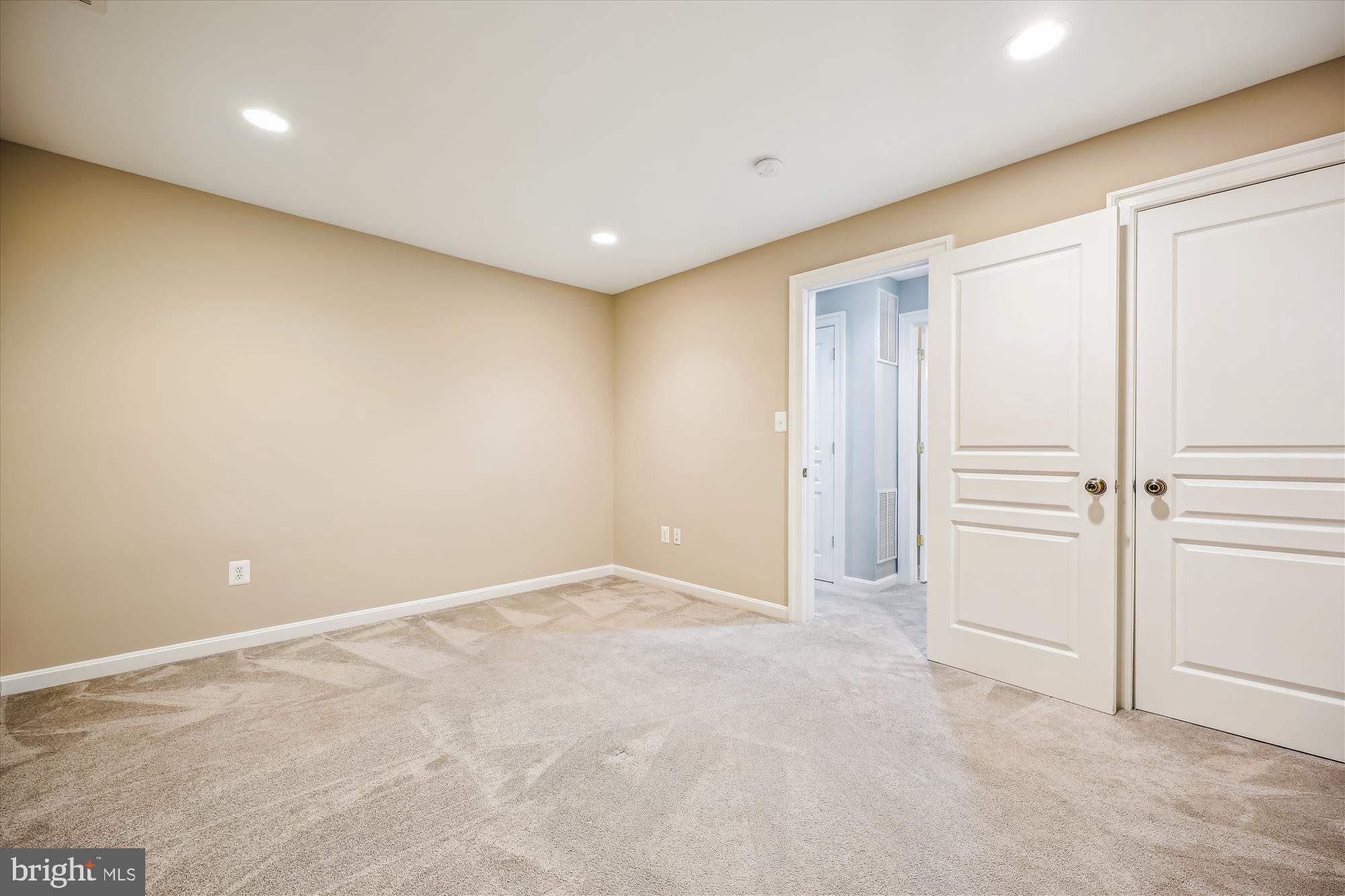 KING FARM WATKINS POND - Residential