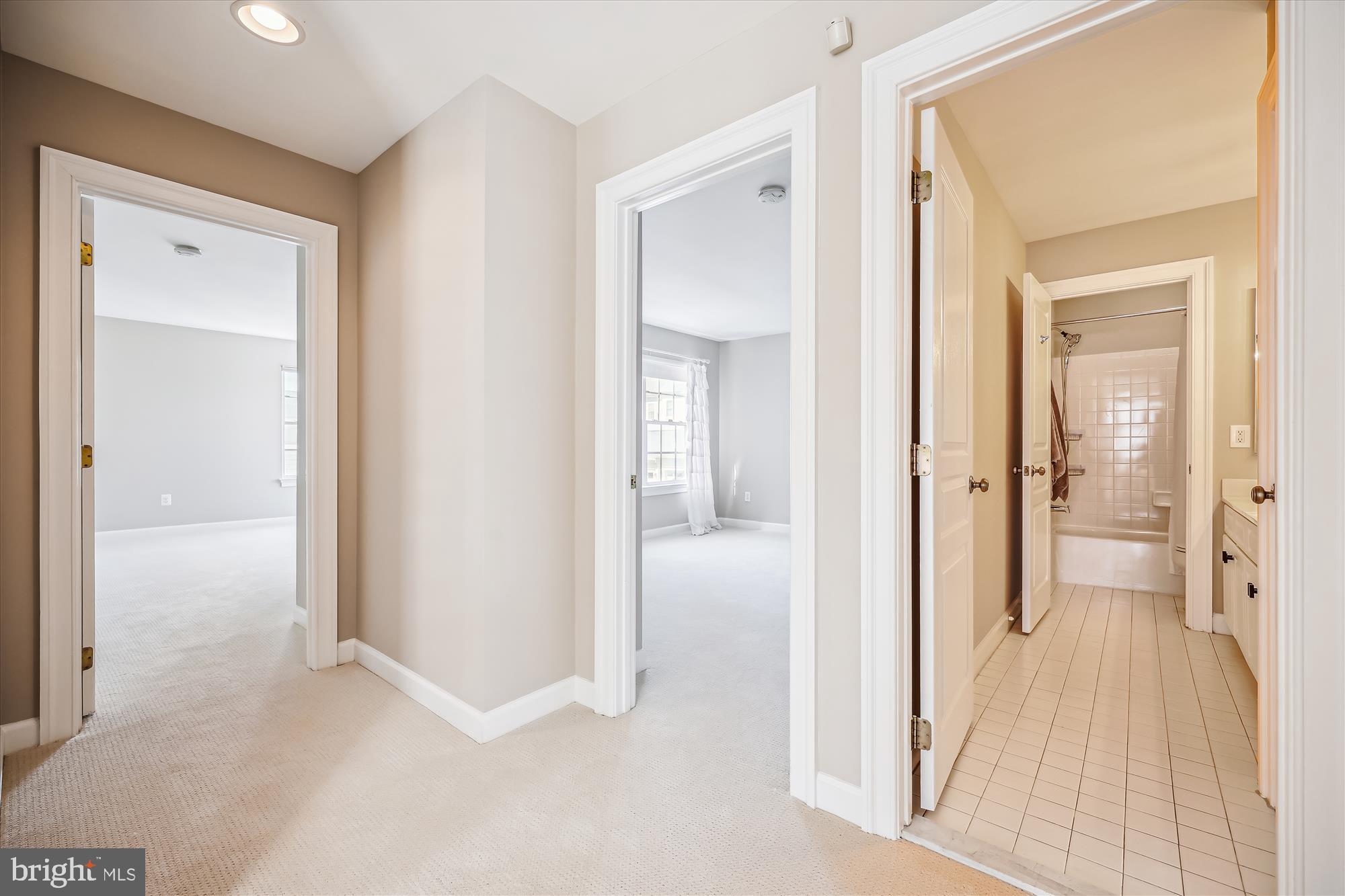 KING FARM WATKINS POND - Residential