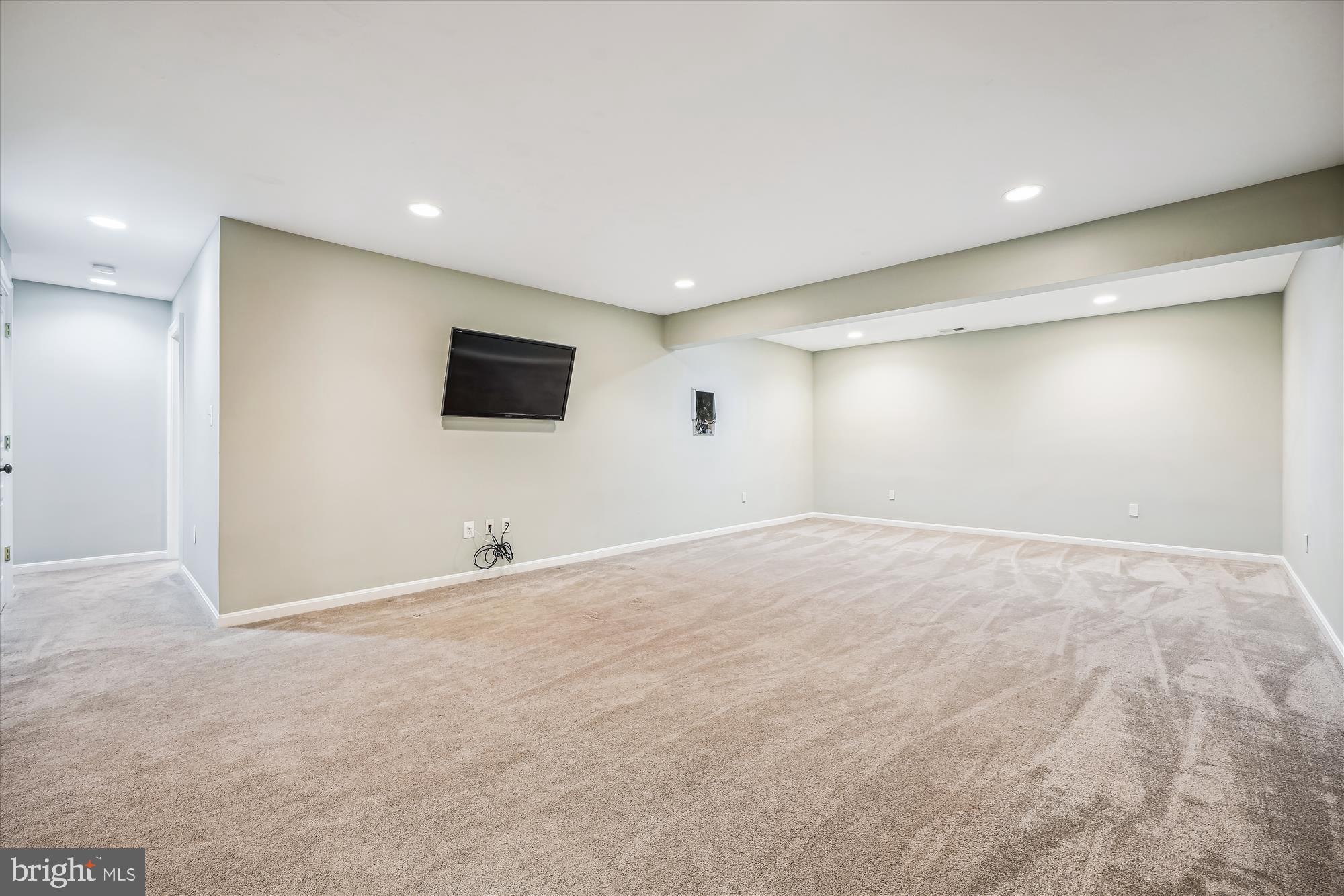 KING FARM WATKINS POND - Residential