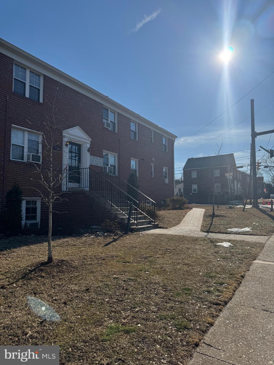 131 S COURTHOUSE ROAD 6