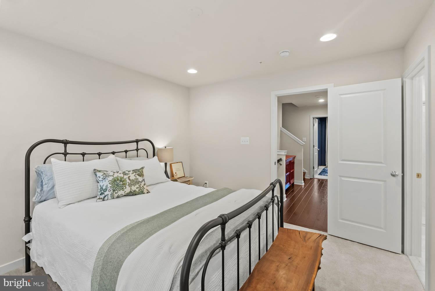 CABIN BRANCH - Residential