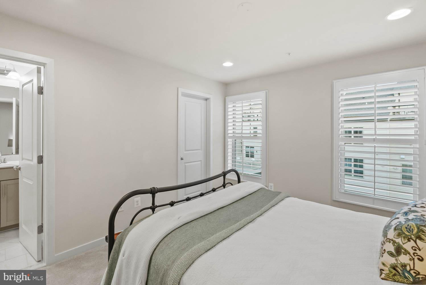 CABIN BRANCH - Residential