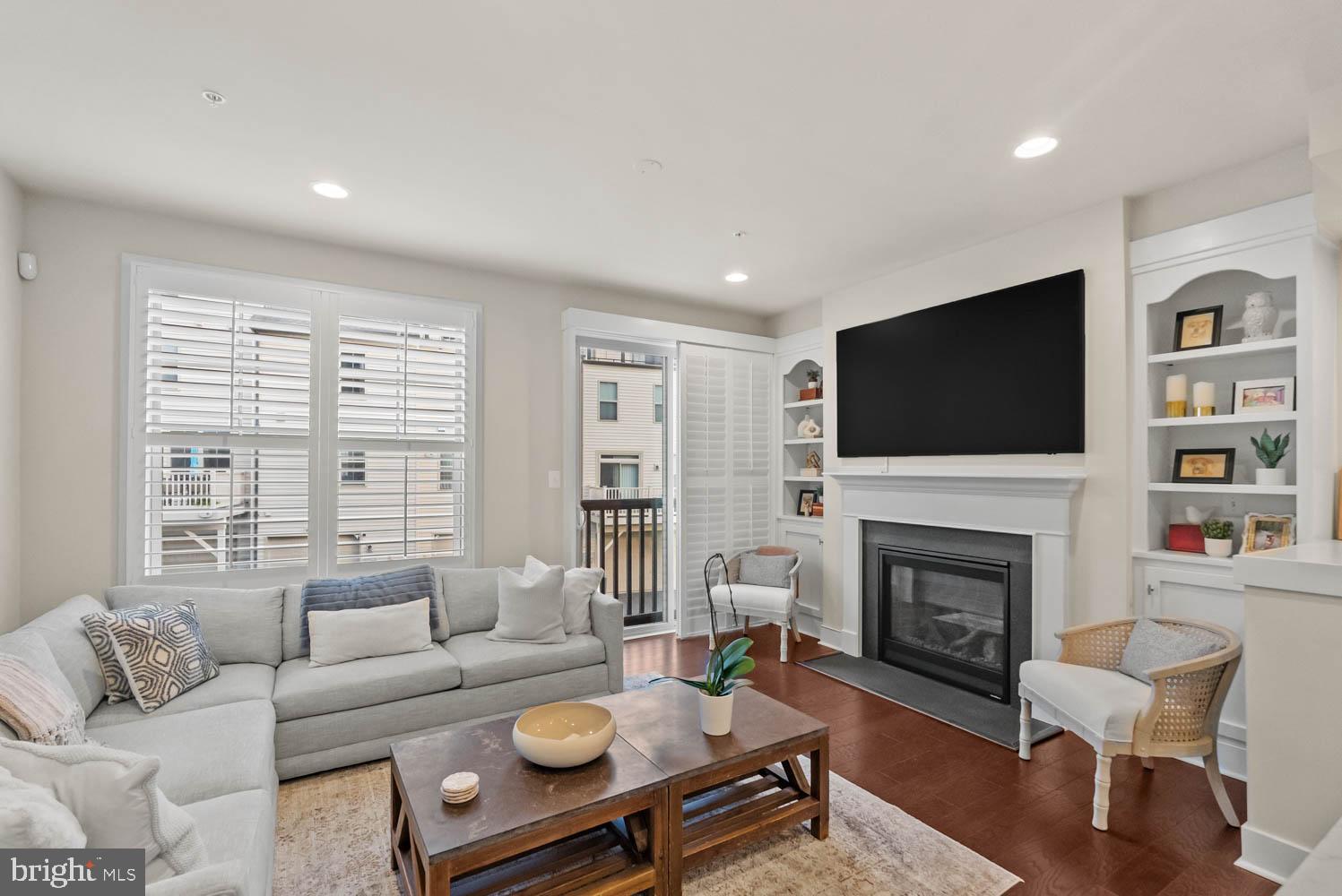 CABIN BRANCH - Residential