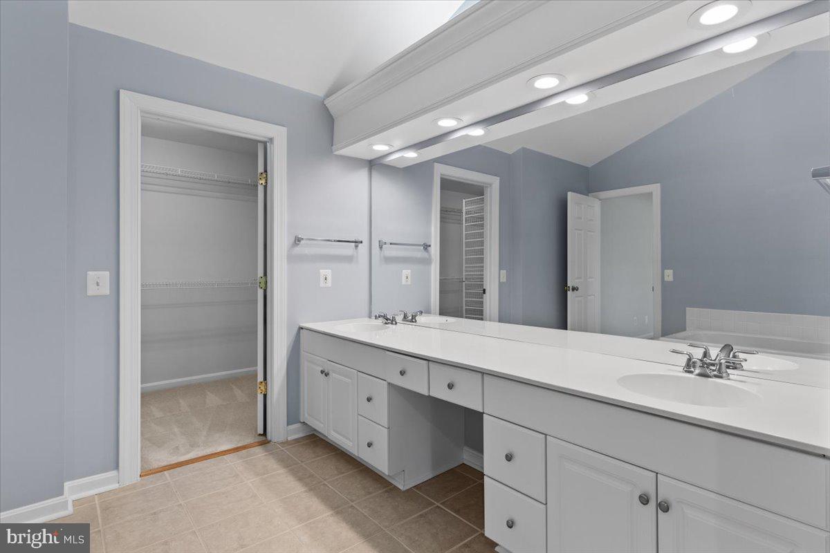 WOODLEA MANOR - Residential