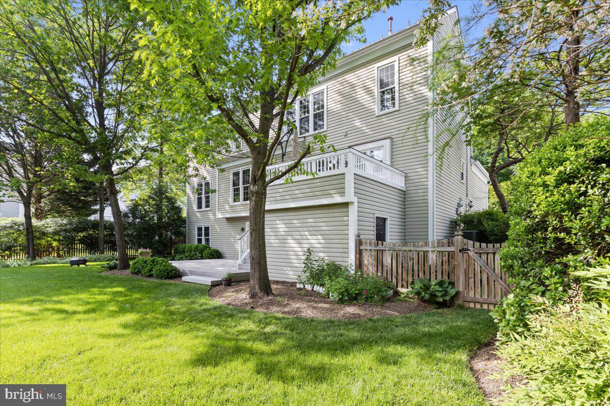 WOODLEA MANOR - Residential