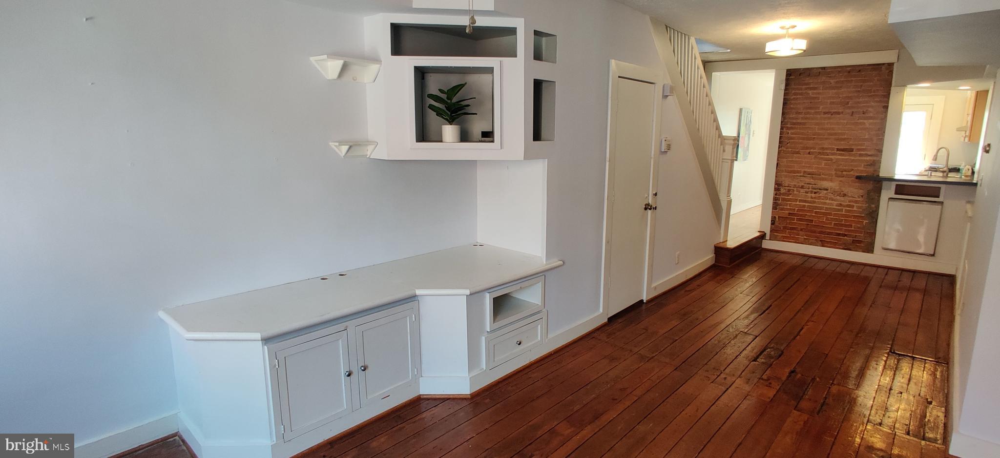 RIVERSIDE PARK - Residential Lease