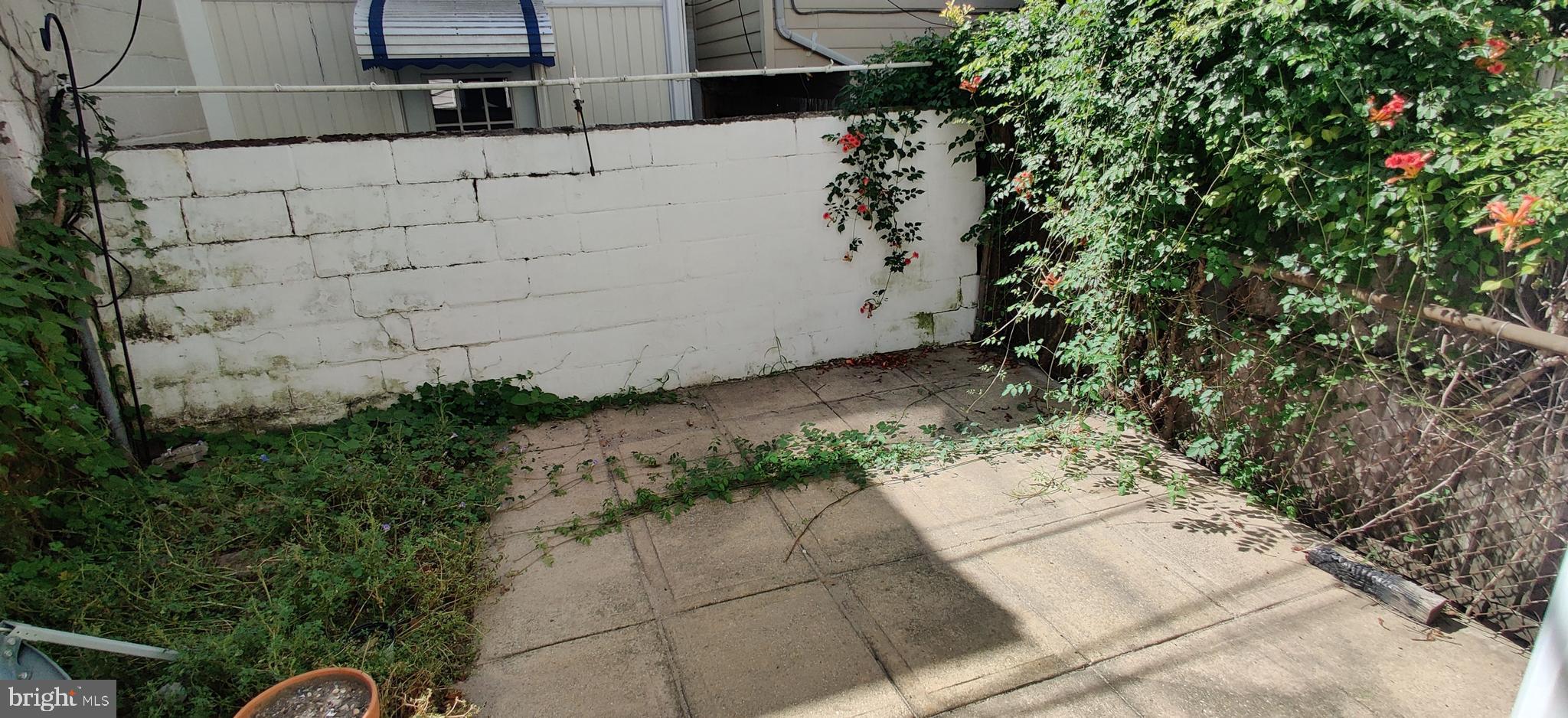 RIVERSIDE PARK - Residential Lease