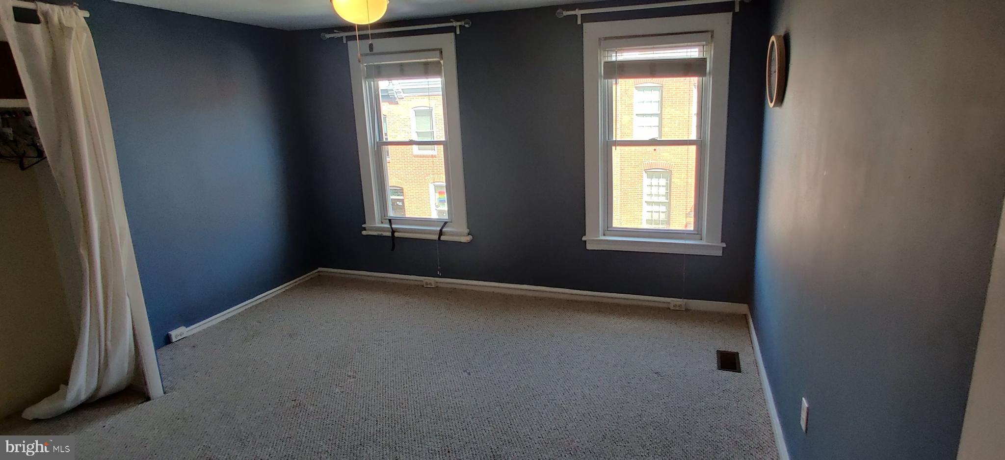 RIVERSIDE PARK - Residential Lease