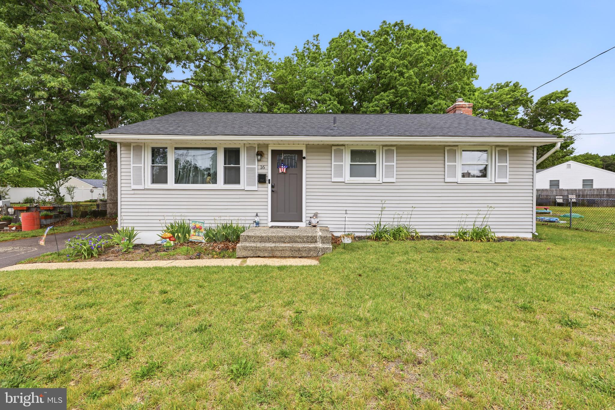 16 VALLEY DRIVE