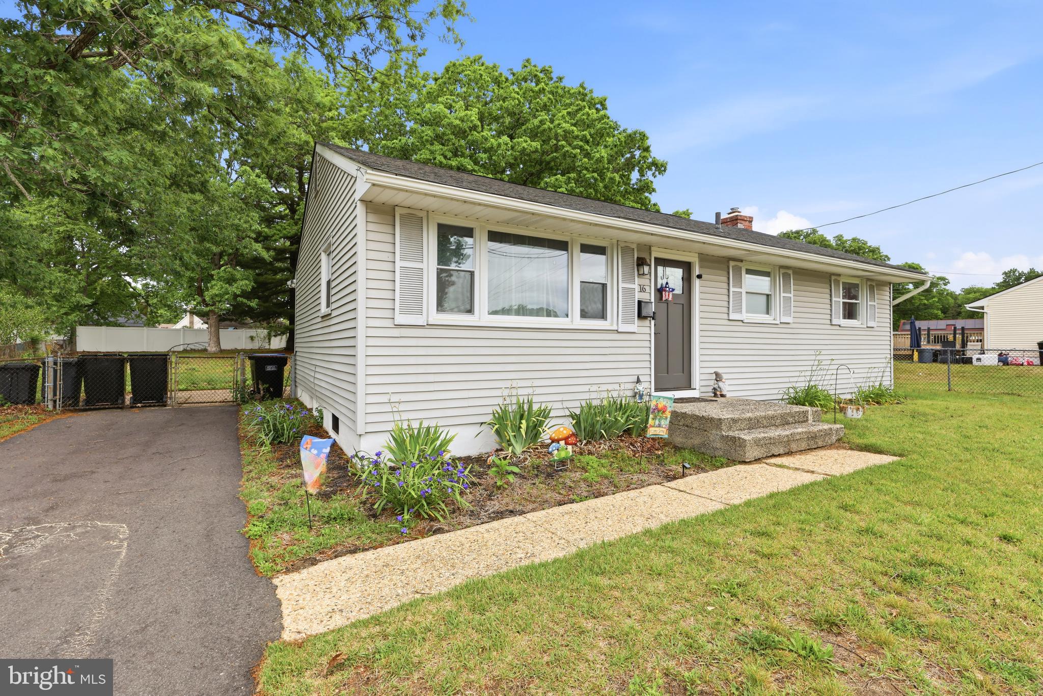 16 VALLEY DRIVE