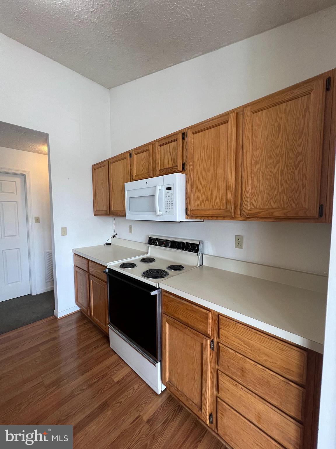 STUART MECHANIC - Residential Lease