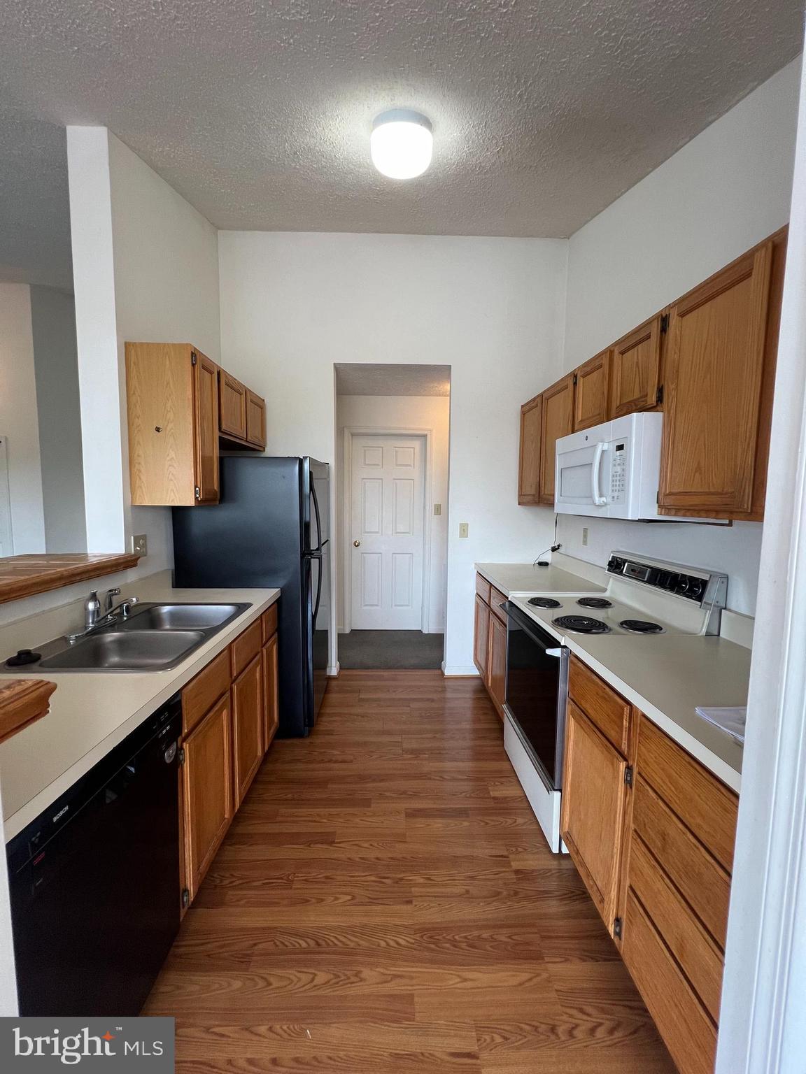 STUART MECHANIC - Residential Lease