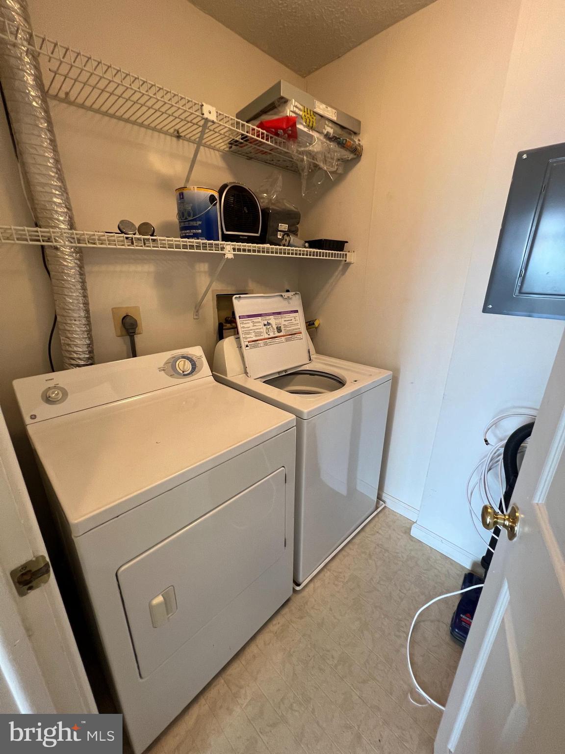 STUART MECHANIC - Residential Lease