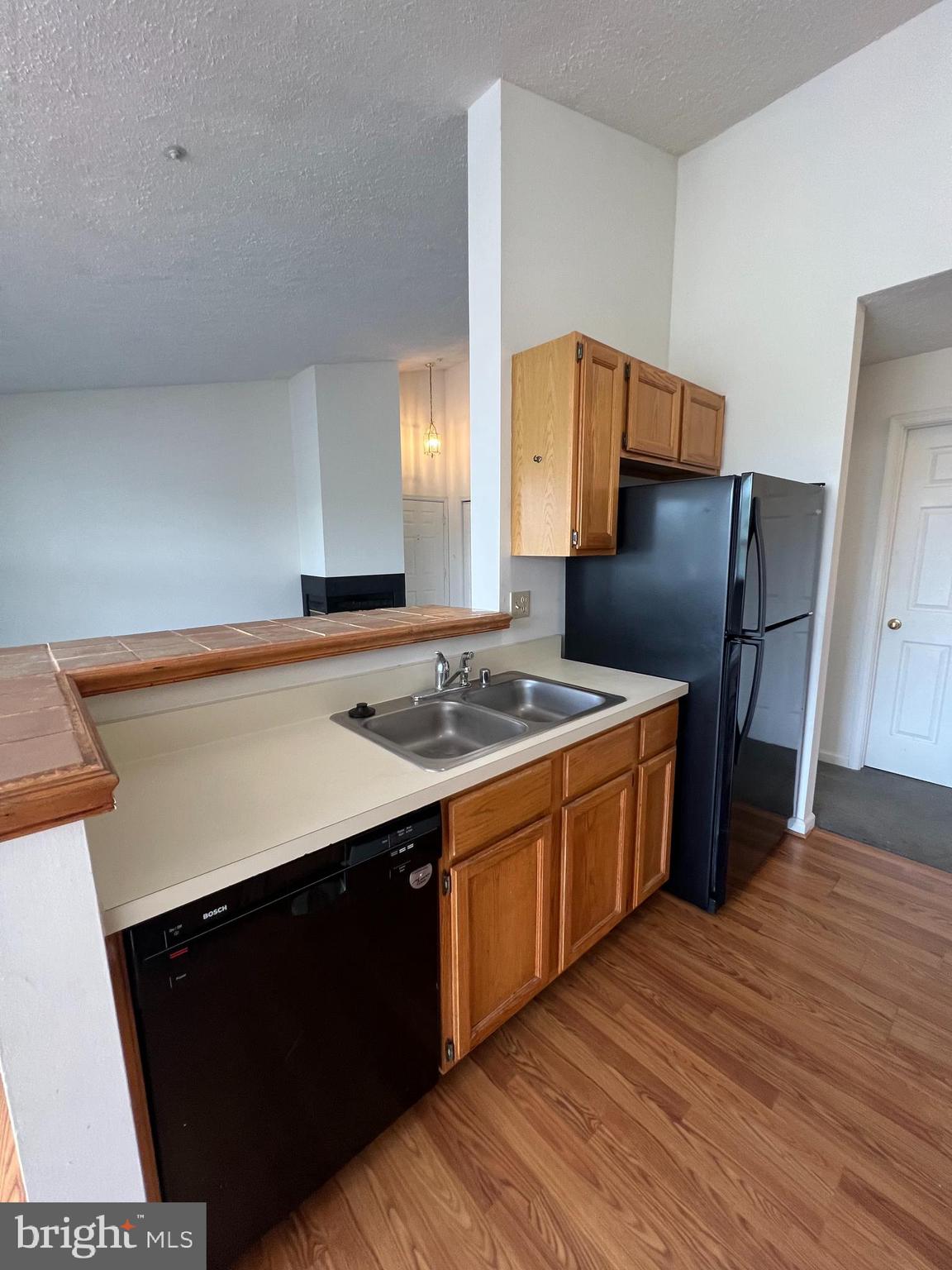 STUART MECHANIC - Residential Lease